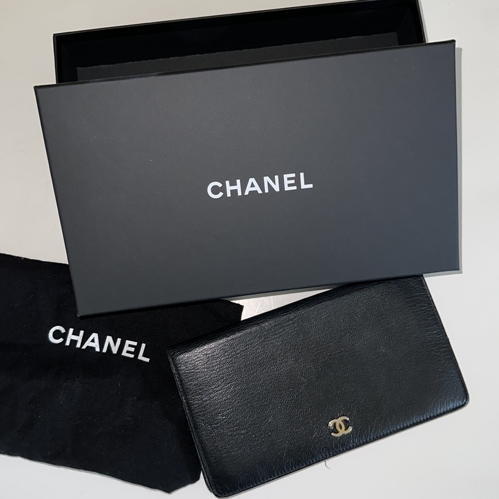 Authentic Chanel long wallet with box &dust bag in amazing condition for its age